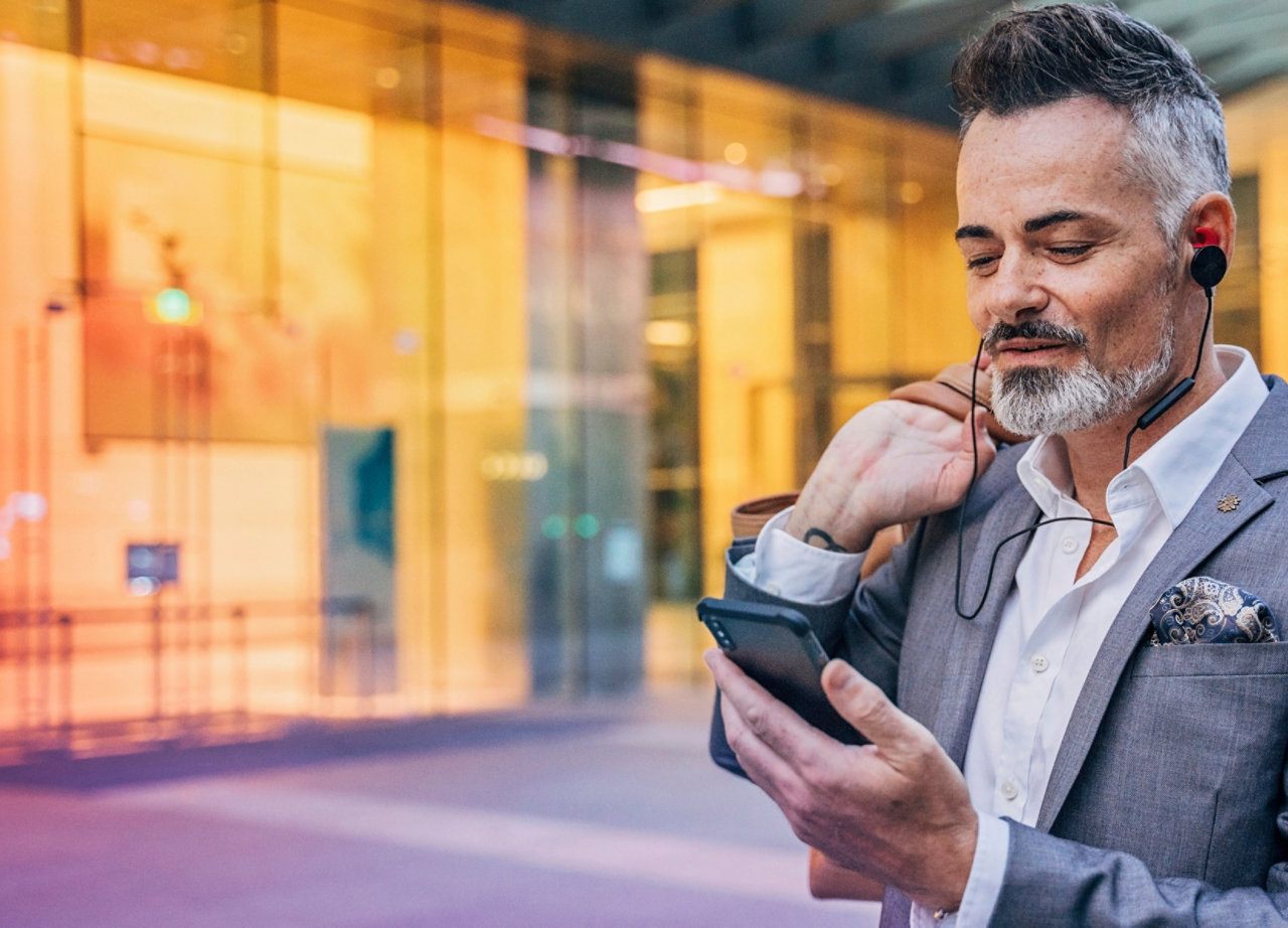 man using one cloud cisco on device