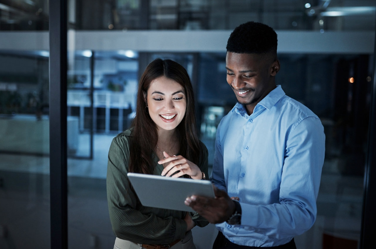 Businesspeople on a tablet