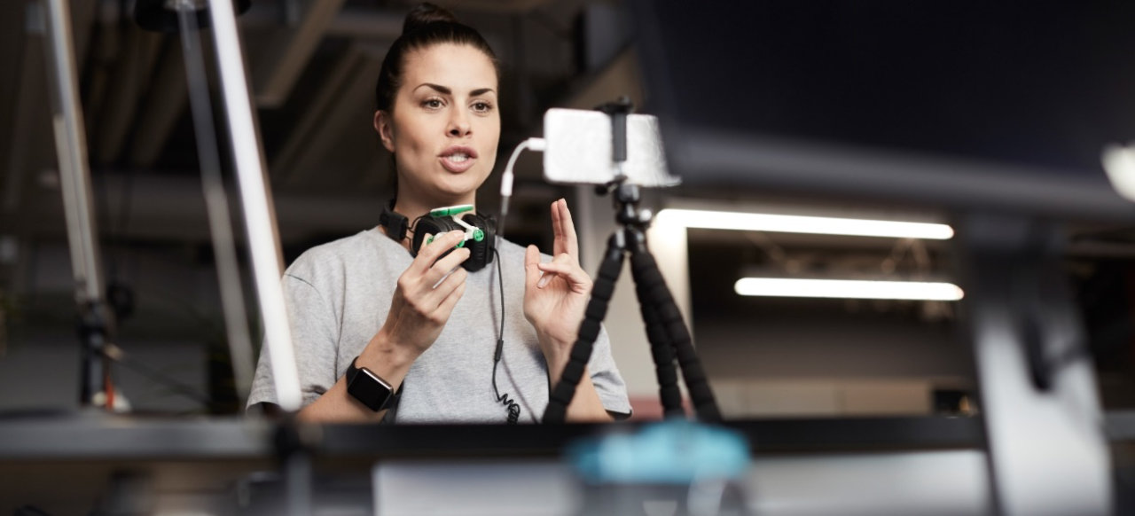 woman at virtual event